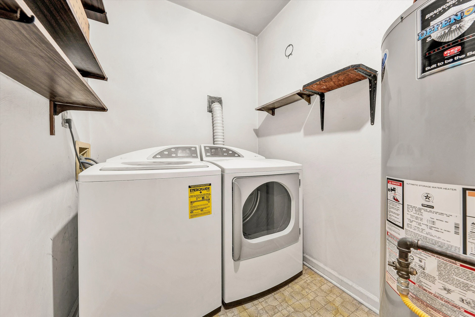 523 Dillon DR - Photo 24