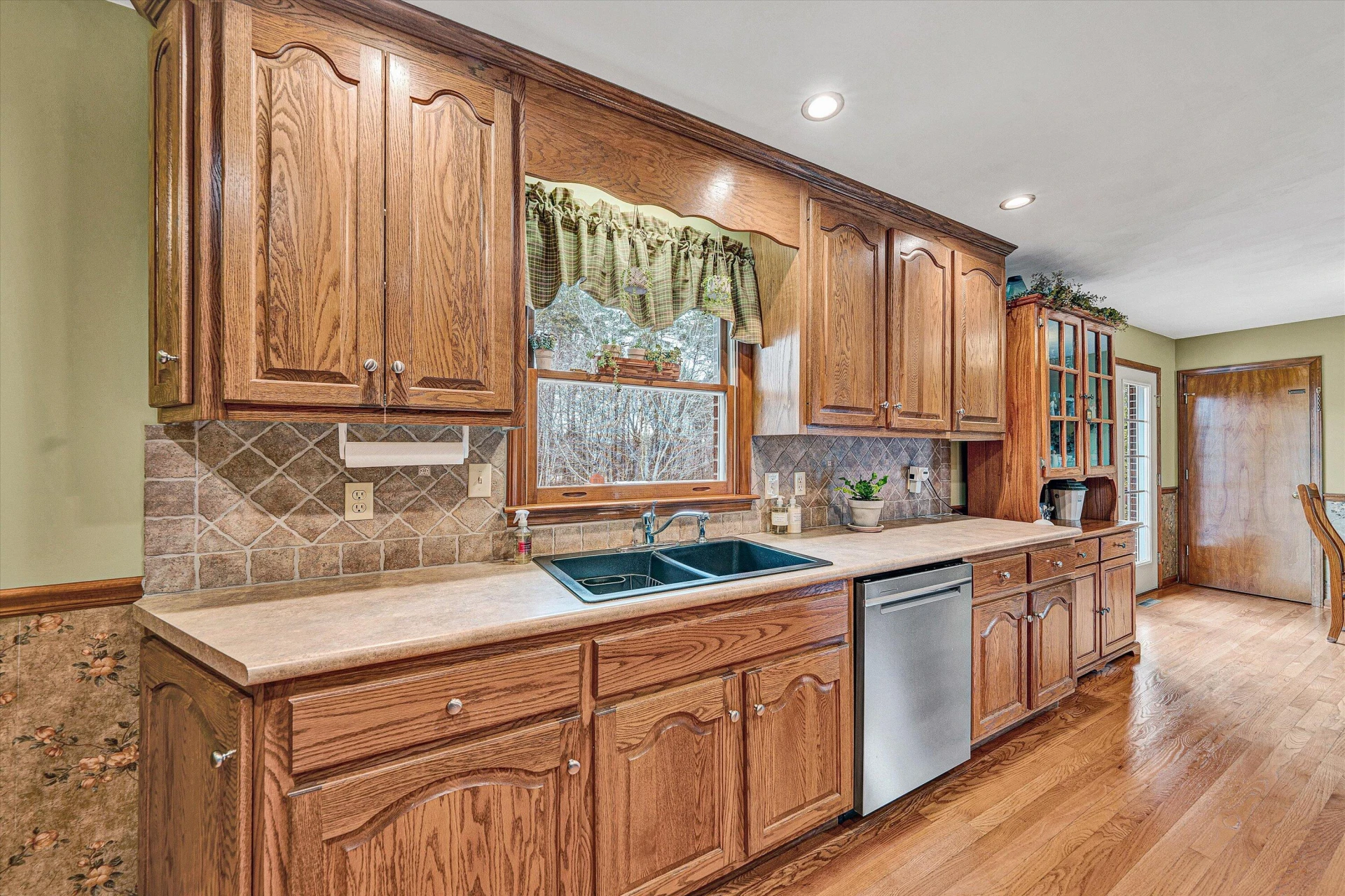 460 Stonybrook RD - Photo 16