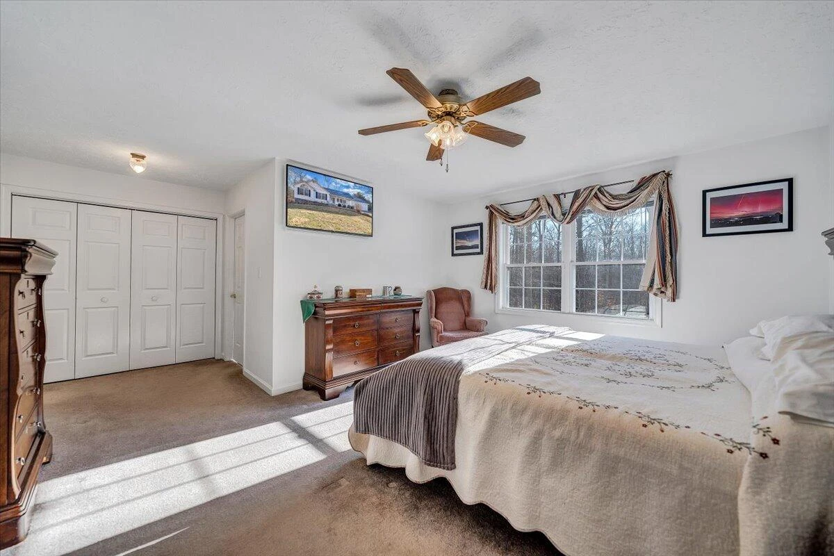 111 DONEGAL LN - Photo 24