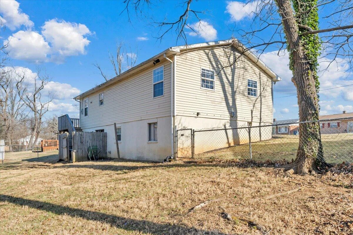 2624 Radford RD NE - Photo 31
