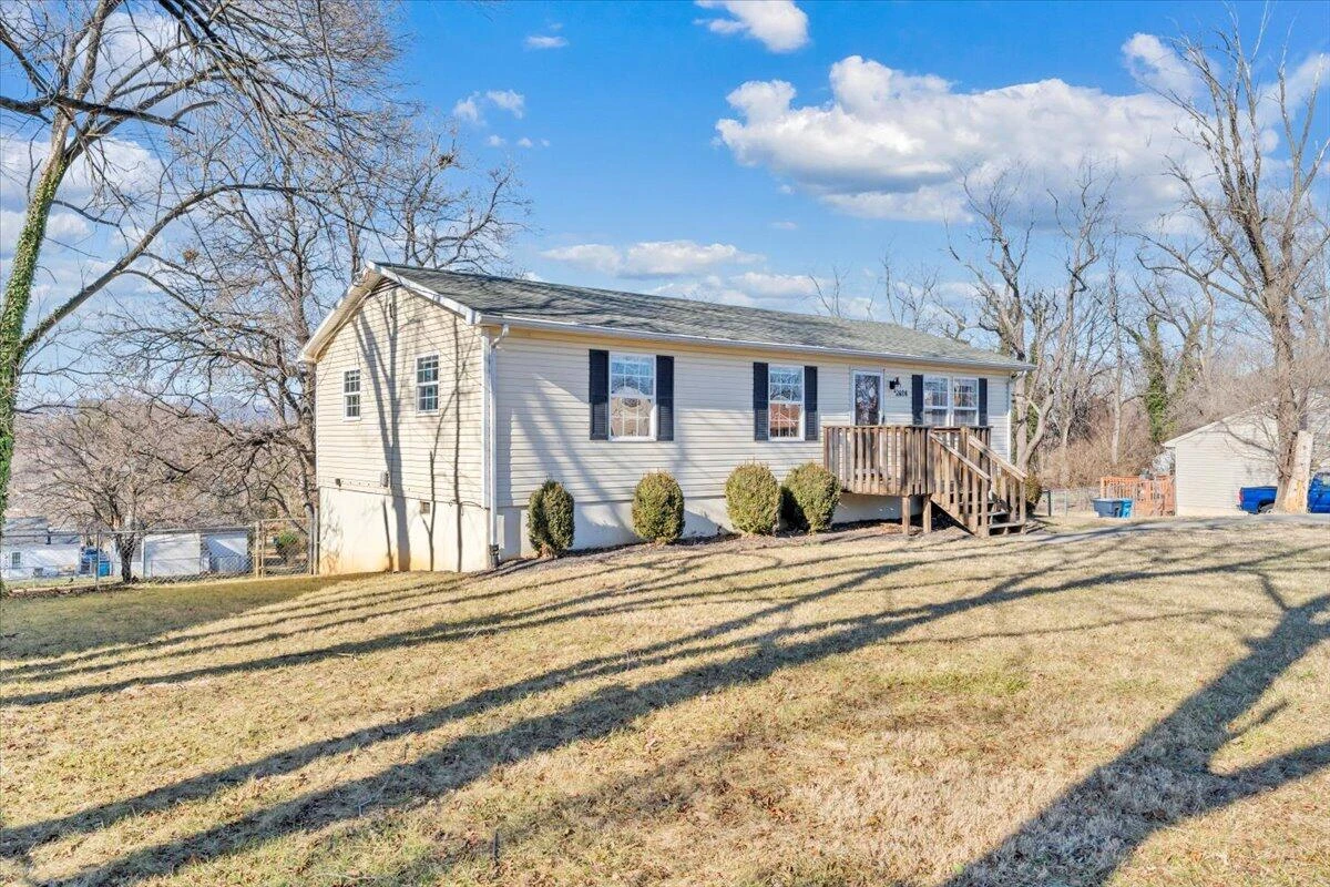 2624 Radford RD NE - Photo 33