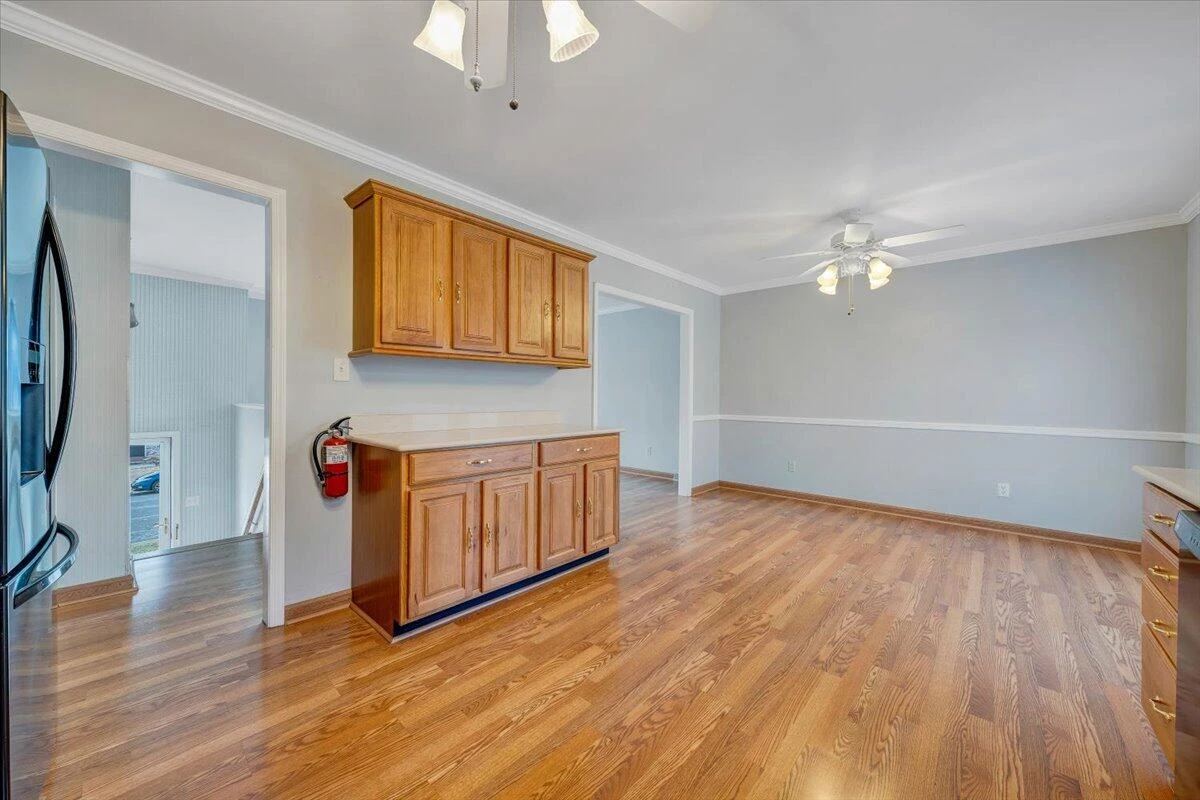 1025 Grove LN - Photo 13