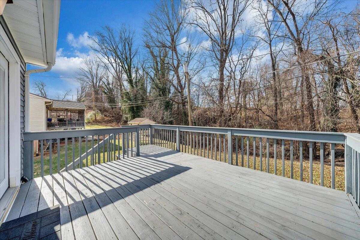 1025 Grove LN - Photo 16