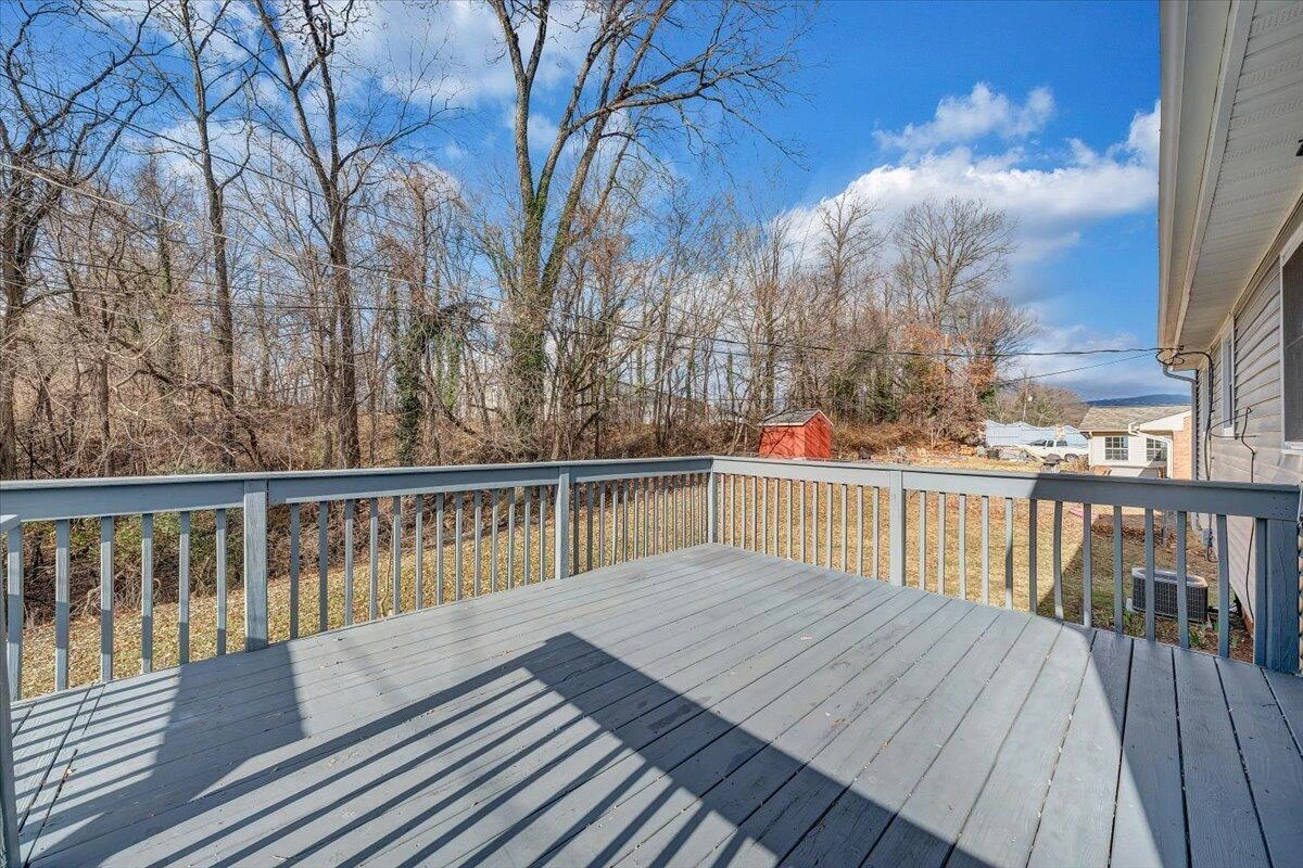 1025 Grove LN - Photo 17