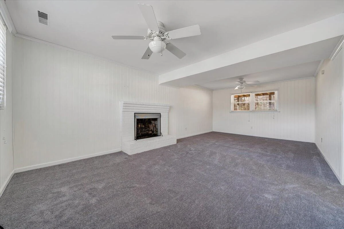 1025 Grove LN - Photo 23