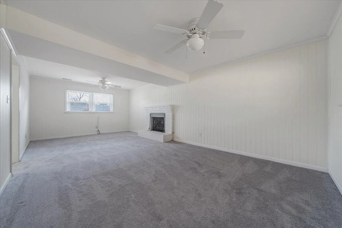 1025 Grove LN - Photo 24