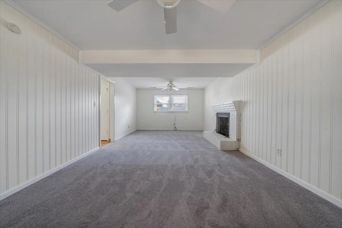 1025 Grove LN - Photo 25