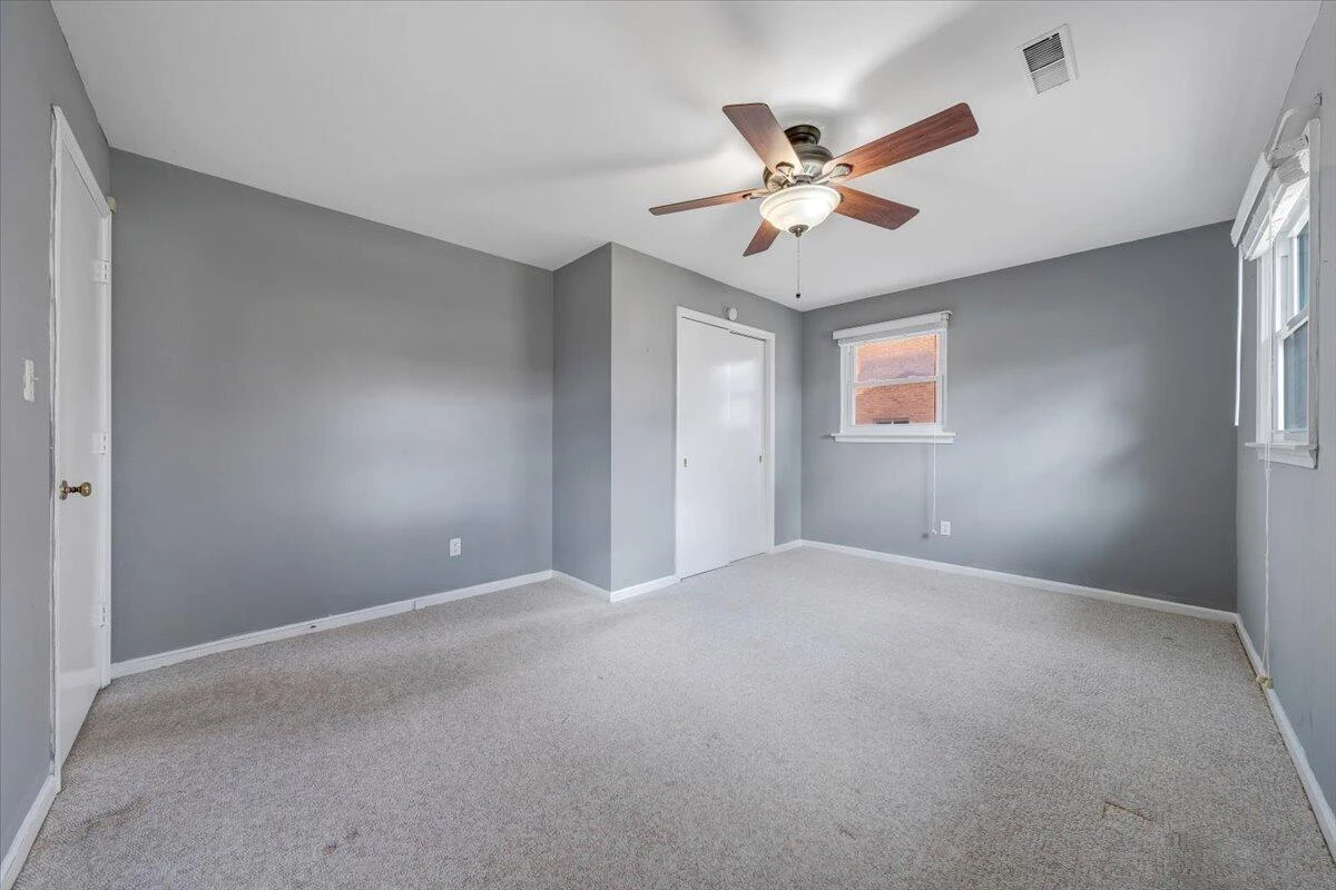 1025 Grove LN - Photo 27