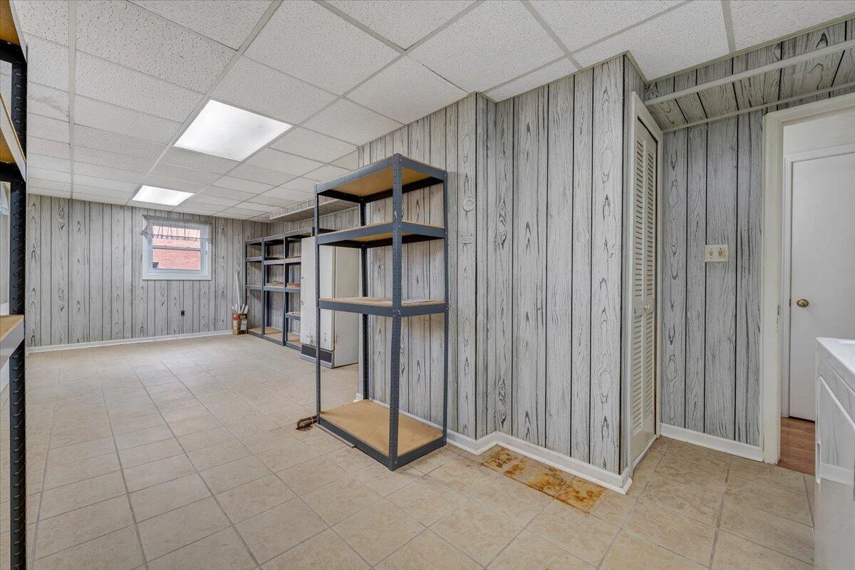 1025 Grove LN - Photo 29