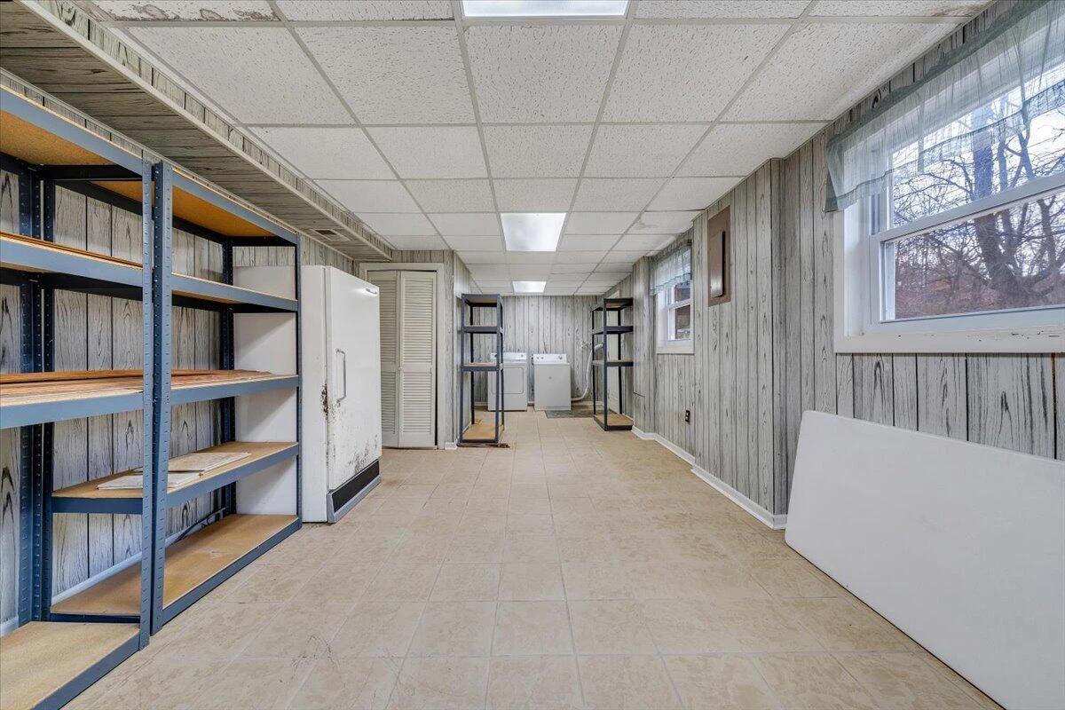 1025 Grove LN - Photo 30