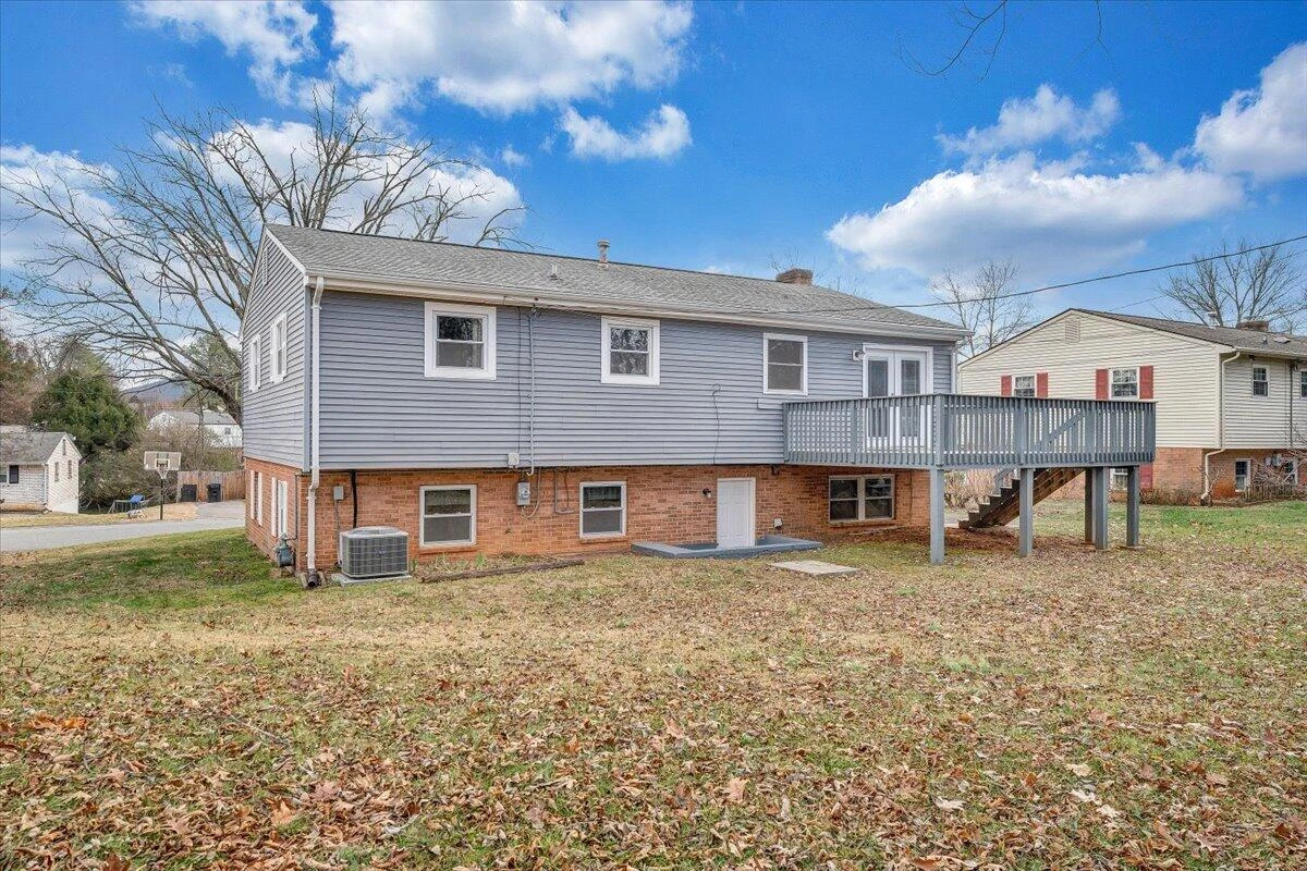 1025 Grove LN - Photo 34