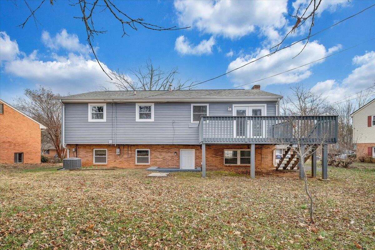 1025 Grove LN - Photo 36