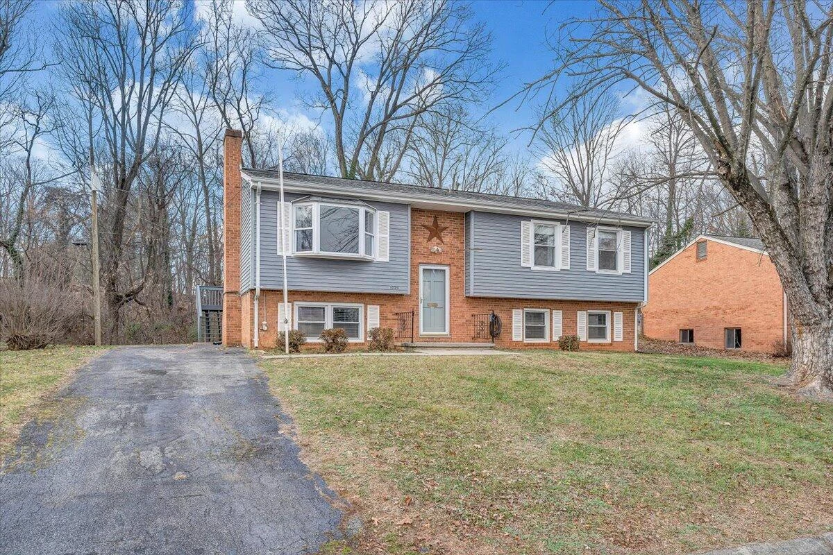 1025 Grove LN - Photo 39