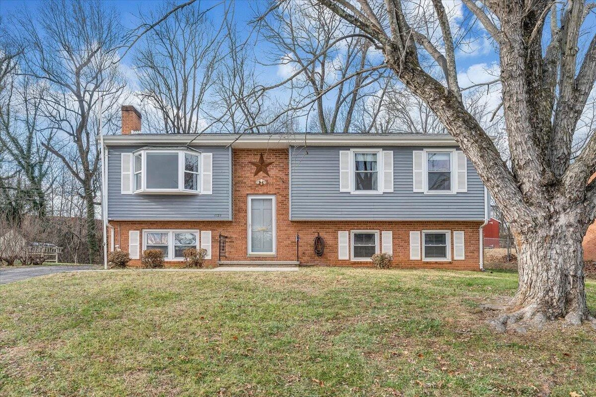 1025 Grove LN - Photo 40