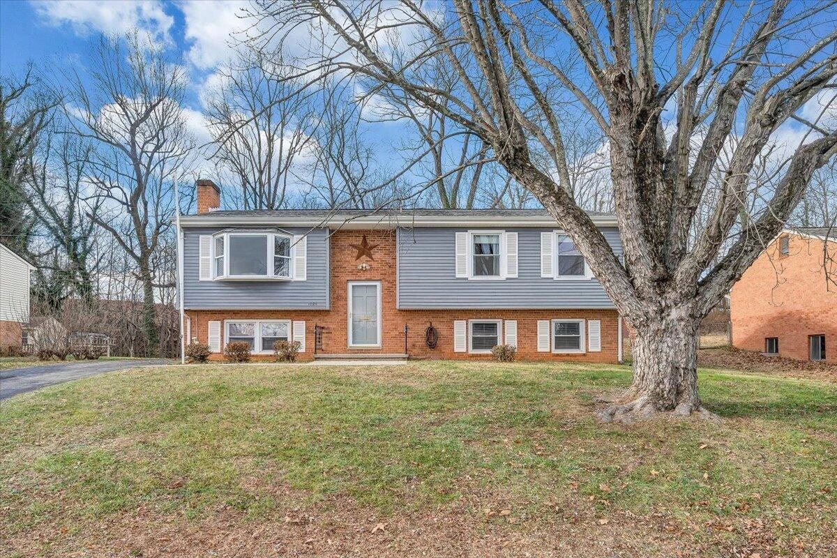1025 Grove LN - Photo 41