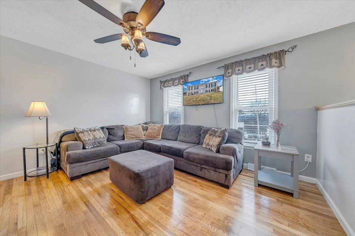 2868 Silver Leaf DR - Photo 2
