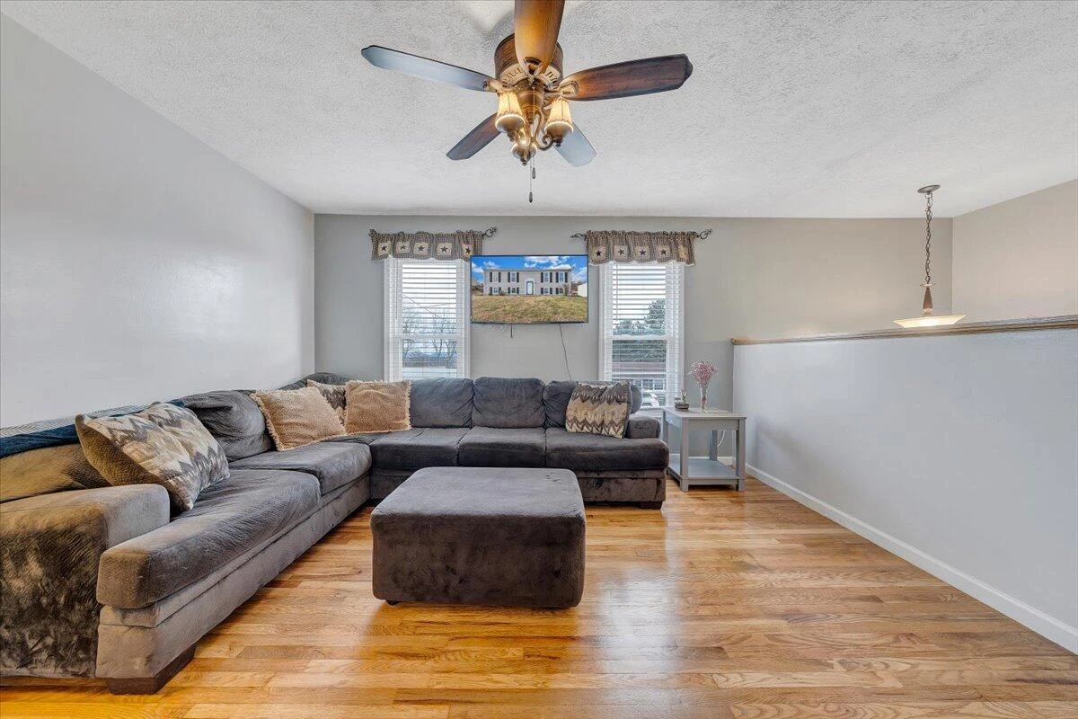 2868 Silver Leaf DR - Photo 3