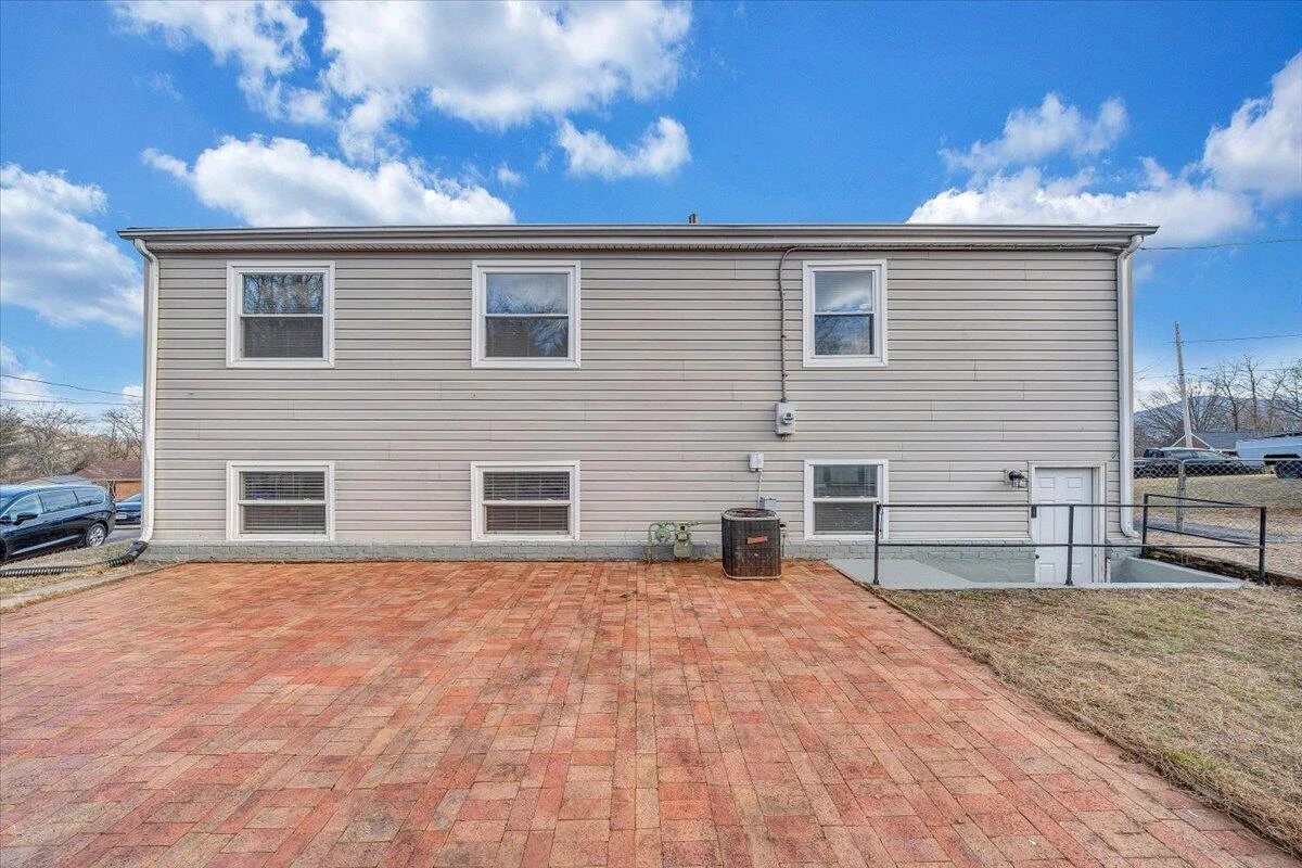 2868 Silver Leaf DR - Photo 35