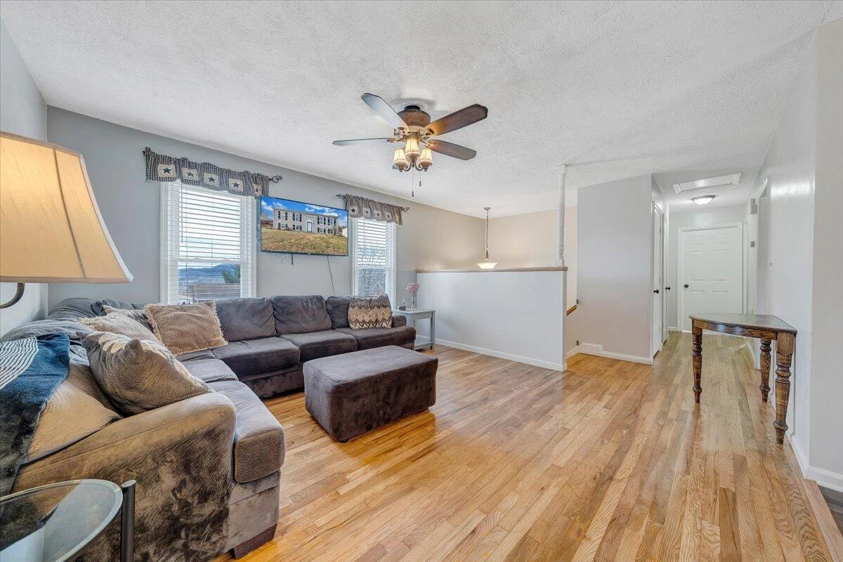 2868 Silver Leaf DR - Photo 4