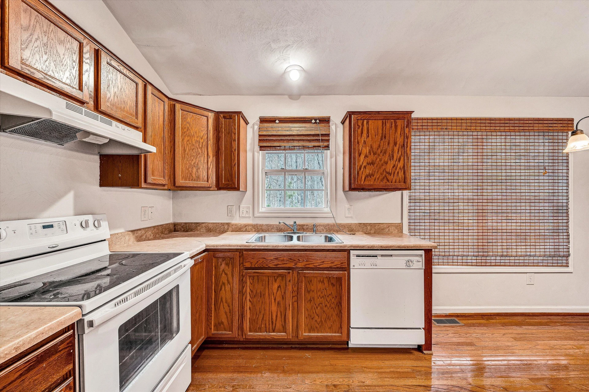1932 CONNORS CT - Photo 10
