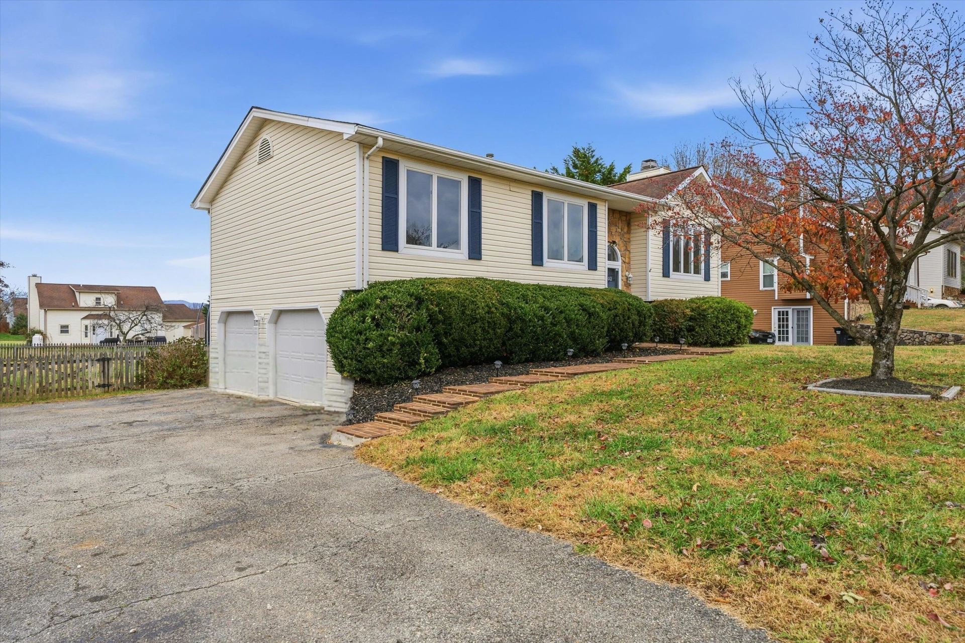 3702 Glade Hill CIR NE - Photo 2