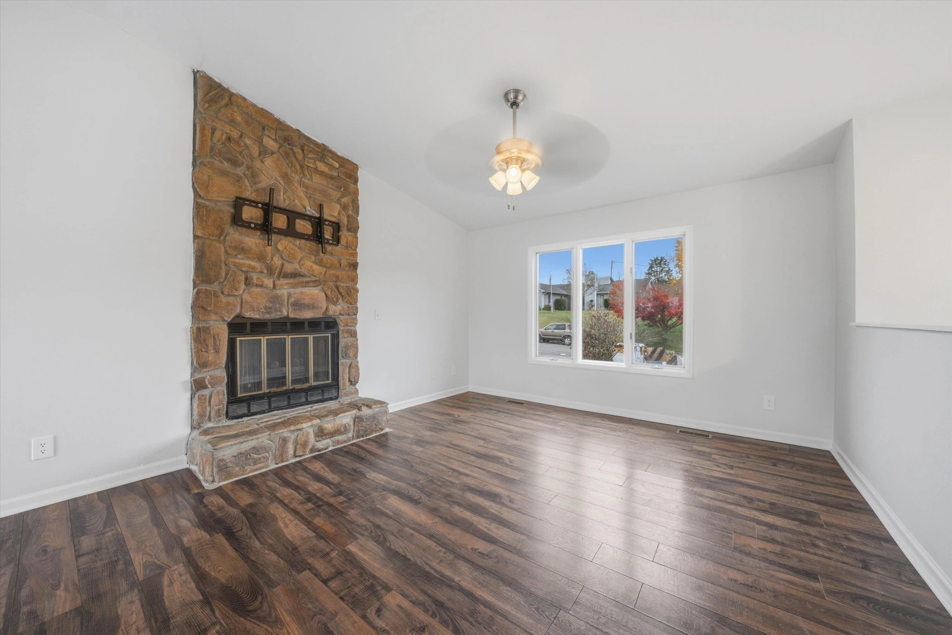 3702 Glade Hill CIR NE - Photo 5