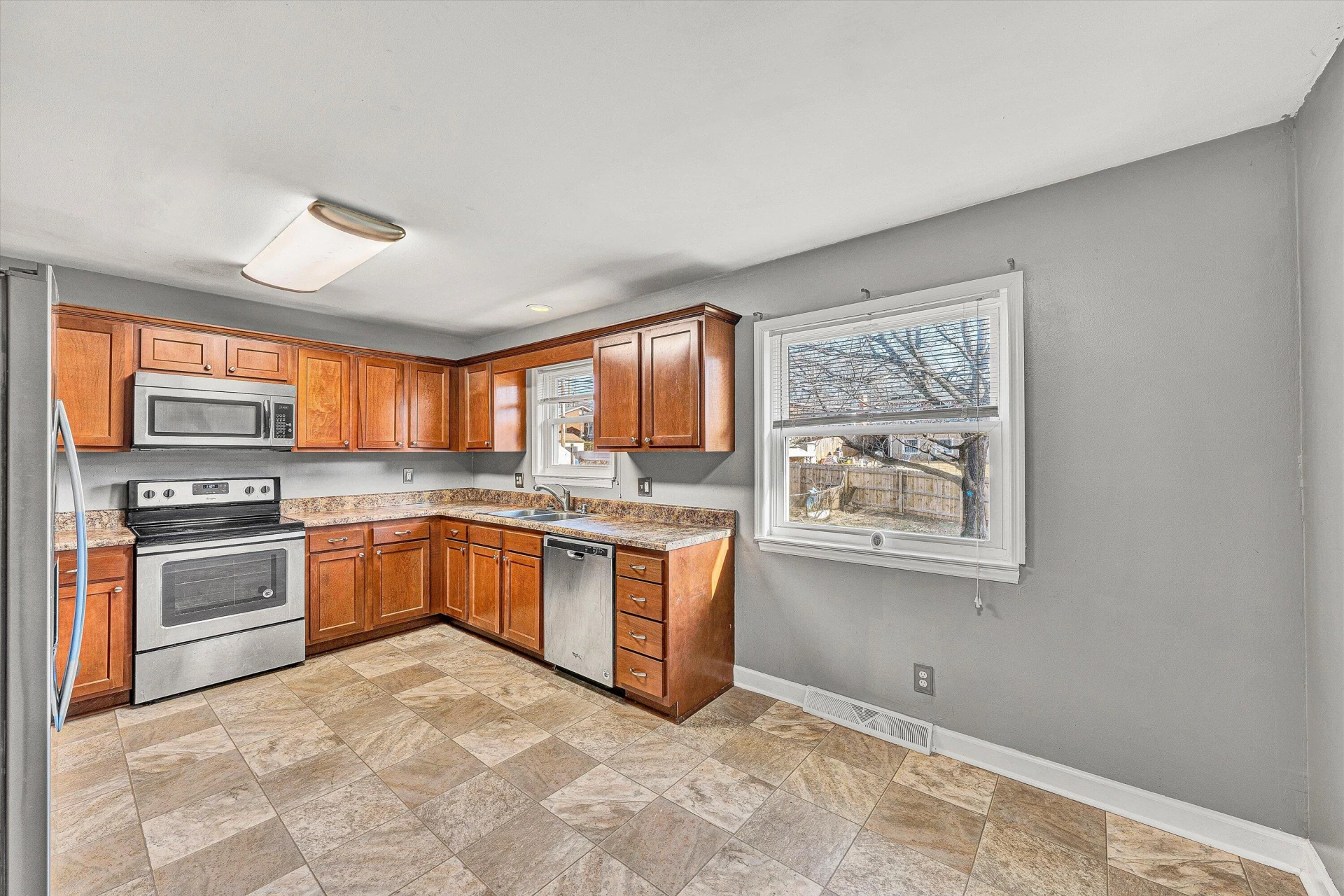 5339 Endicott ST - Photo 11