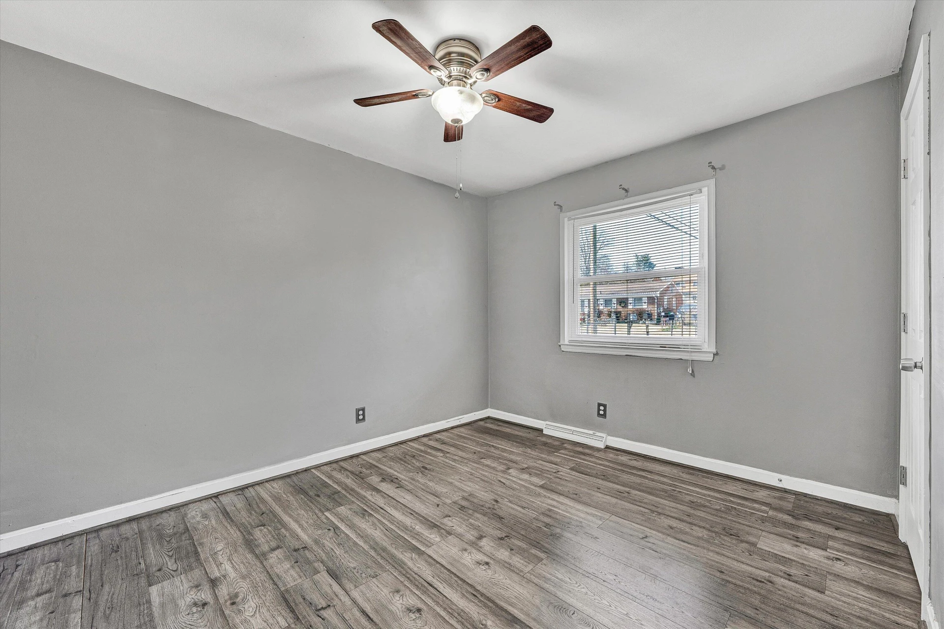 5339 Endicott ST - Photo 17