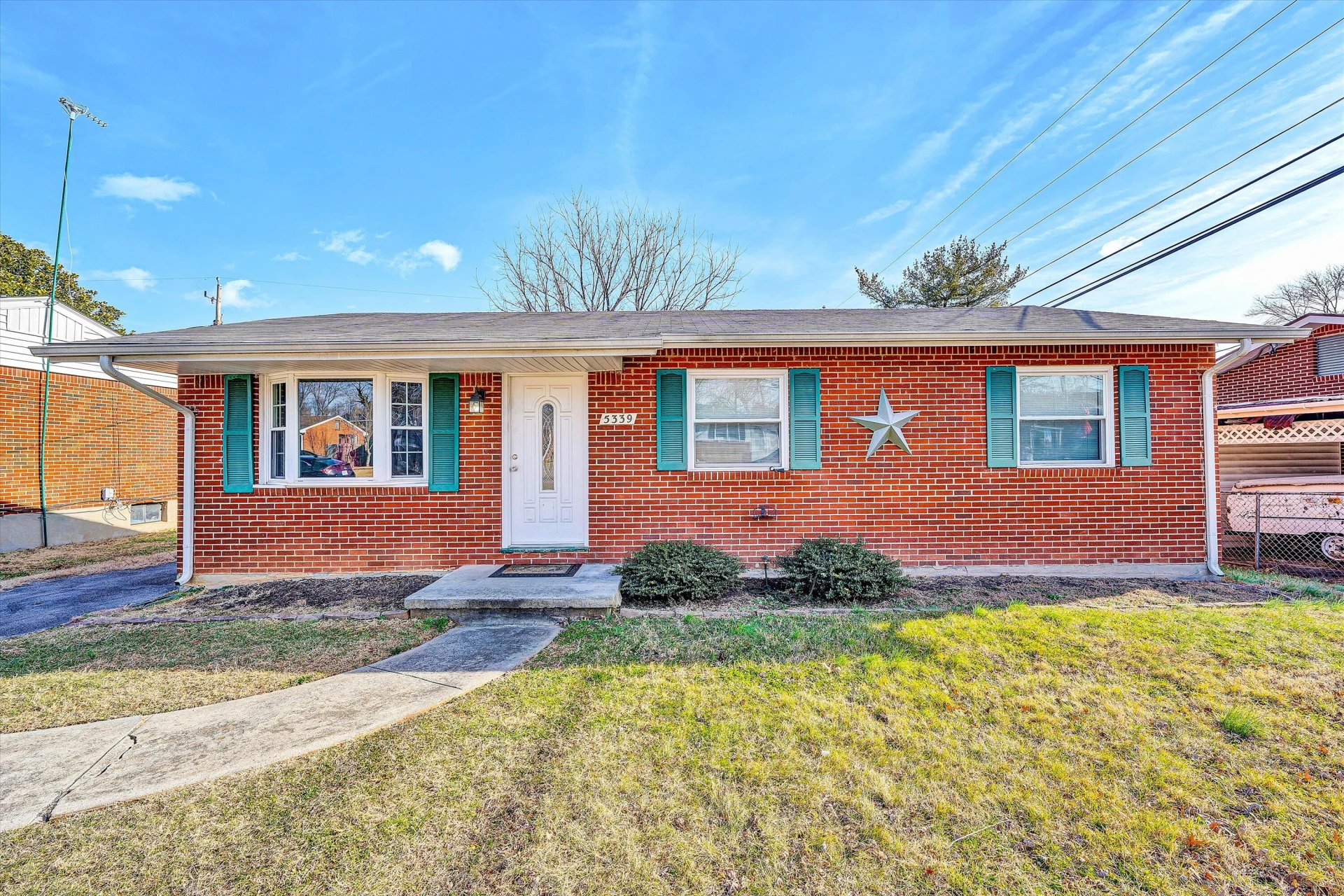 5339 Endicott ST - Photo 3