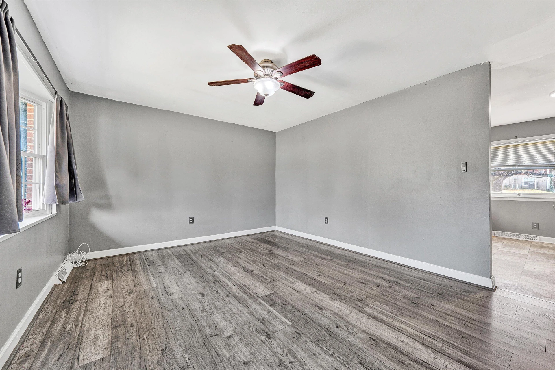 5339 Endicott ST - Photo 9