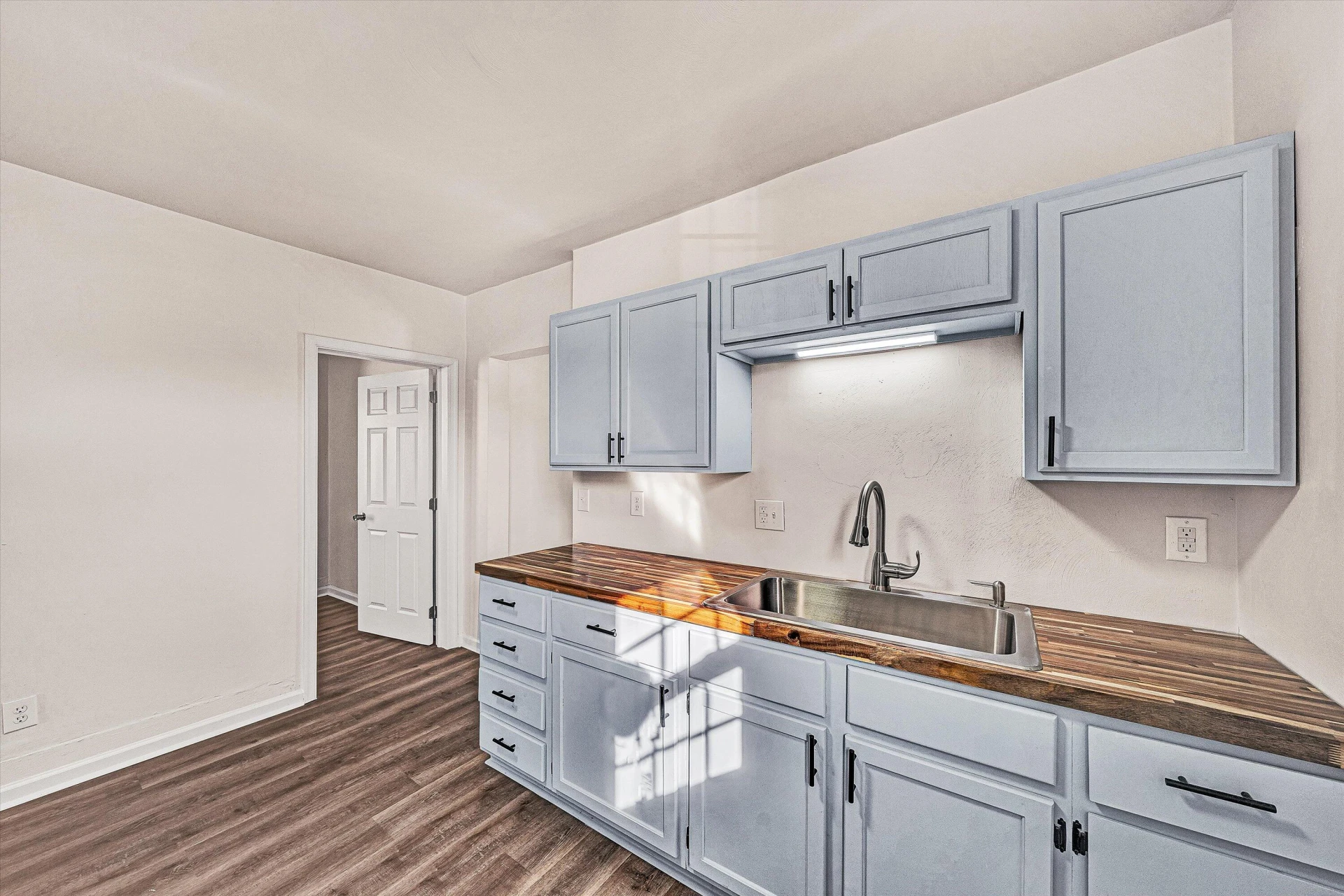 1001 Hanover AVE NW - Photo 10