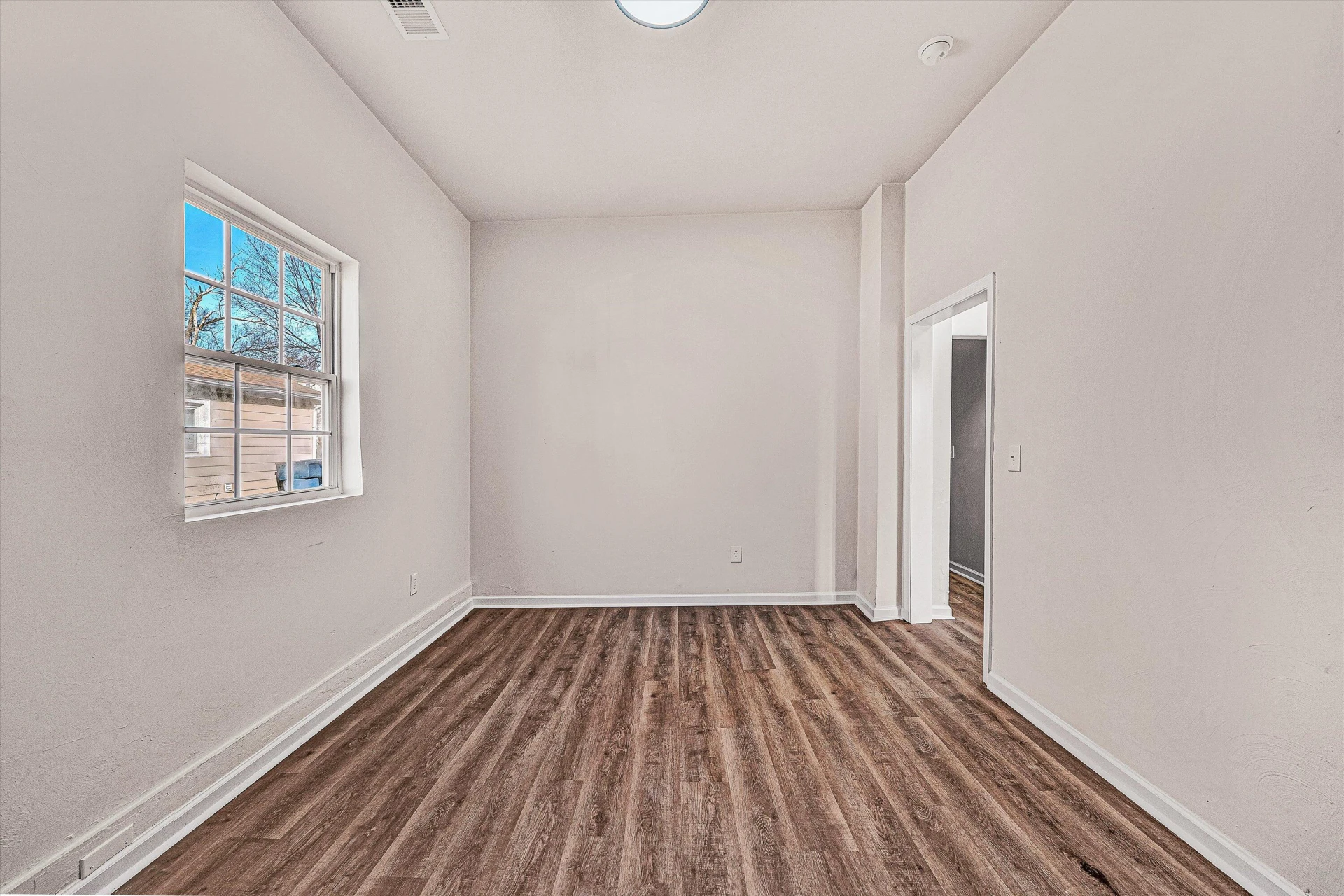1001 Hanover AVE NW - Photo 4