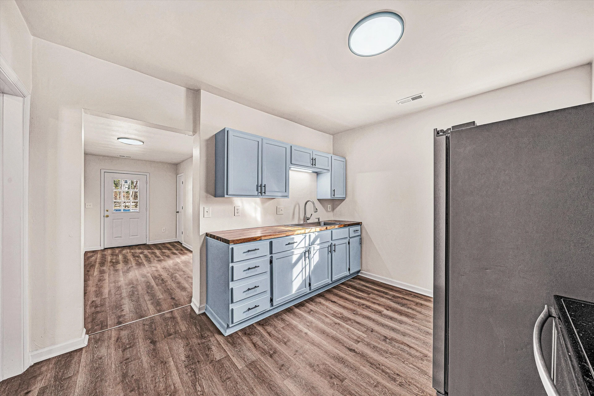 1001 Hanover AVE NW - Photo 8