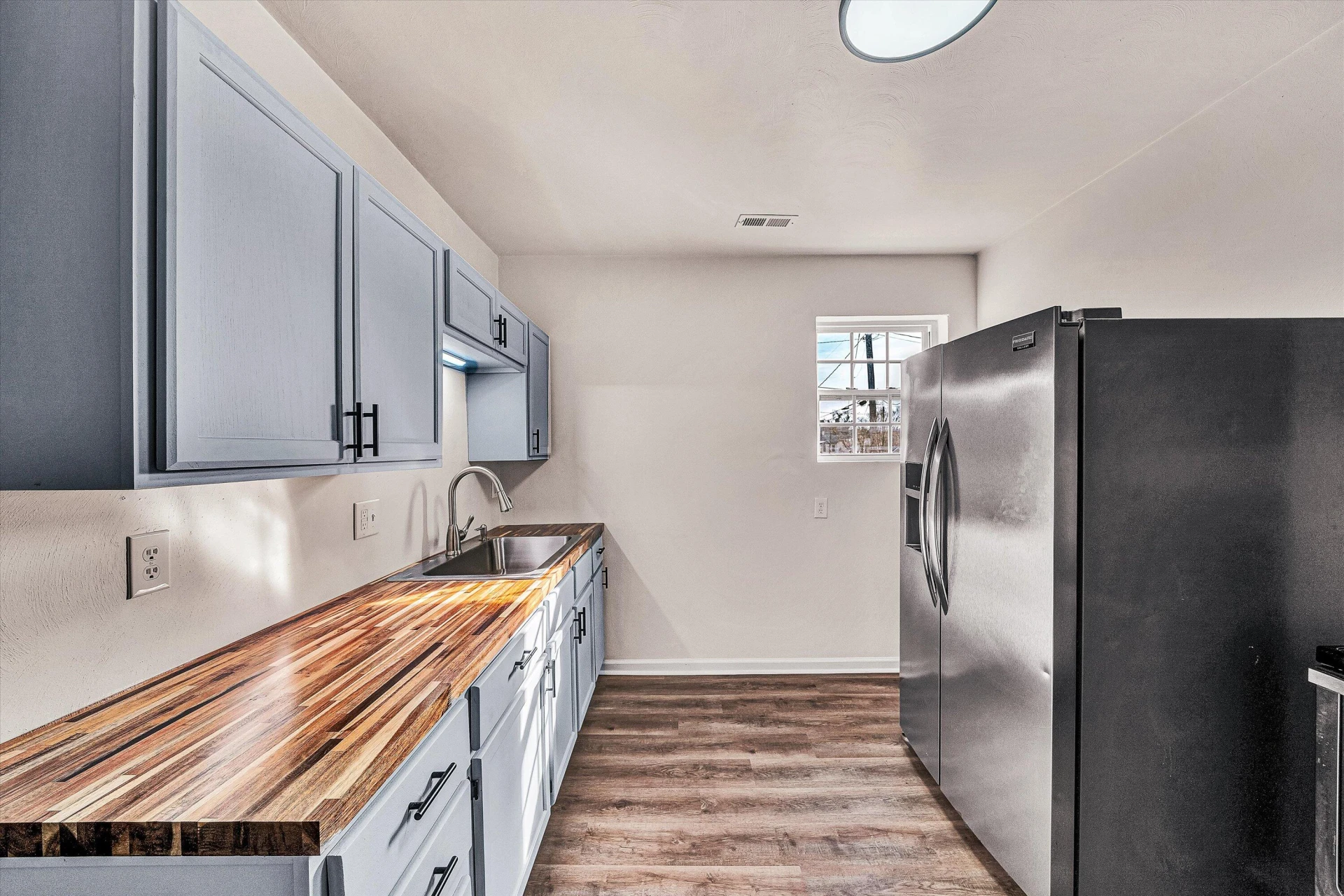 1001 Hanover AVE NW - Photo 9