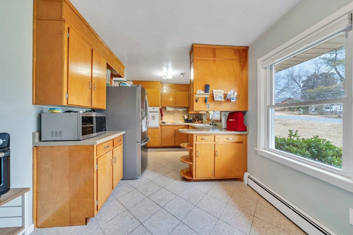 2147 Bridle LN - Photo 16