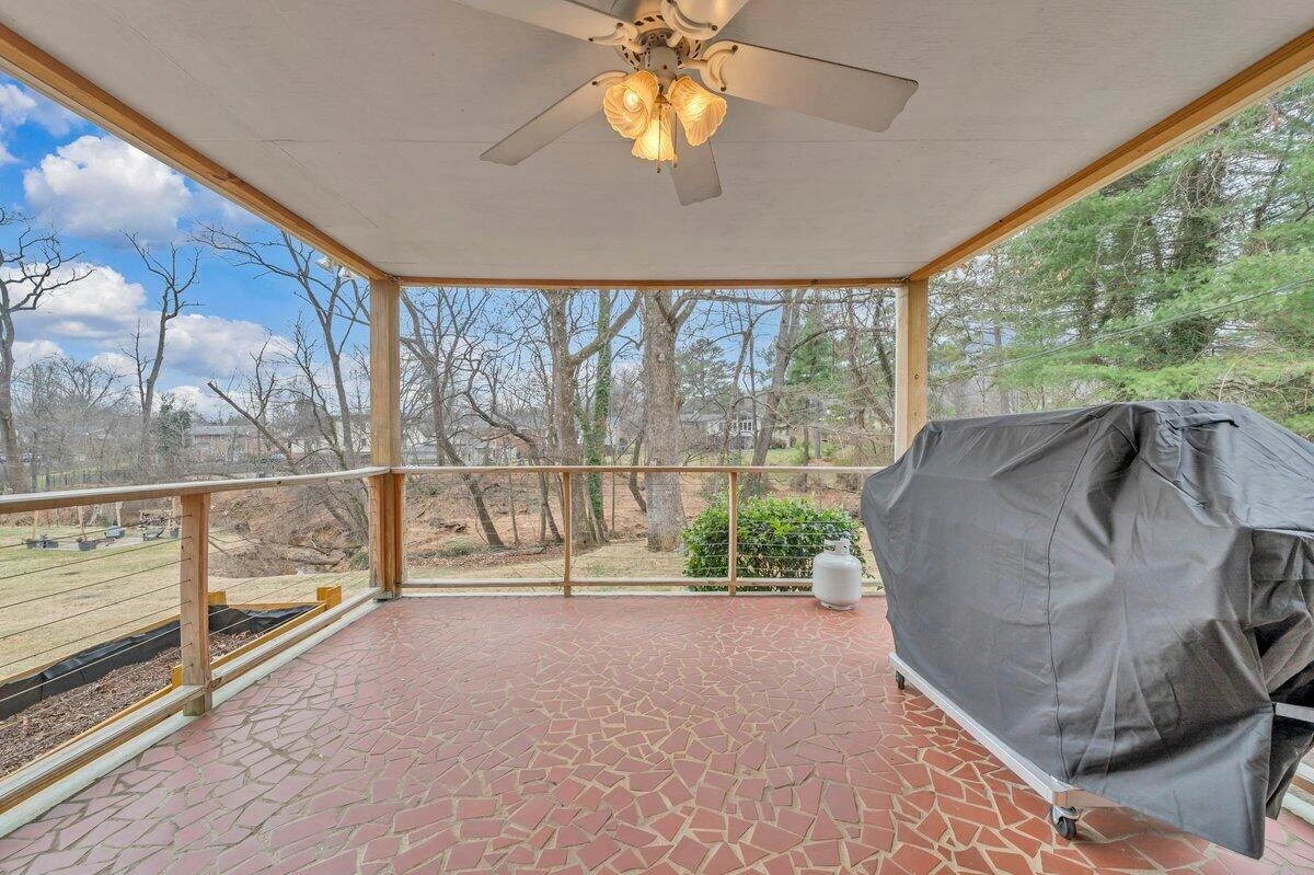 2147 Bridle LN - Photo 43
