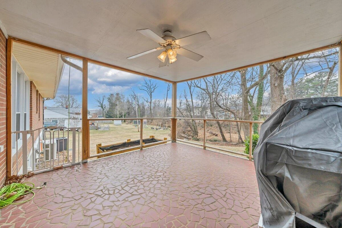 2147 Bridle LN - Photo 44