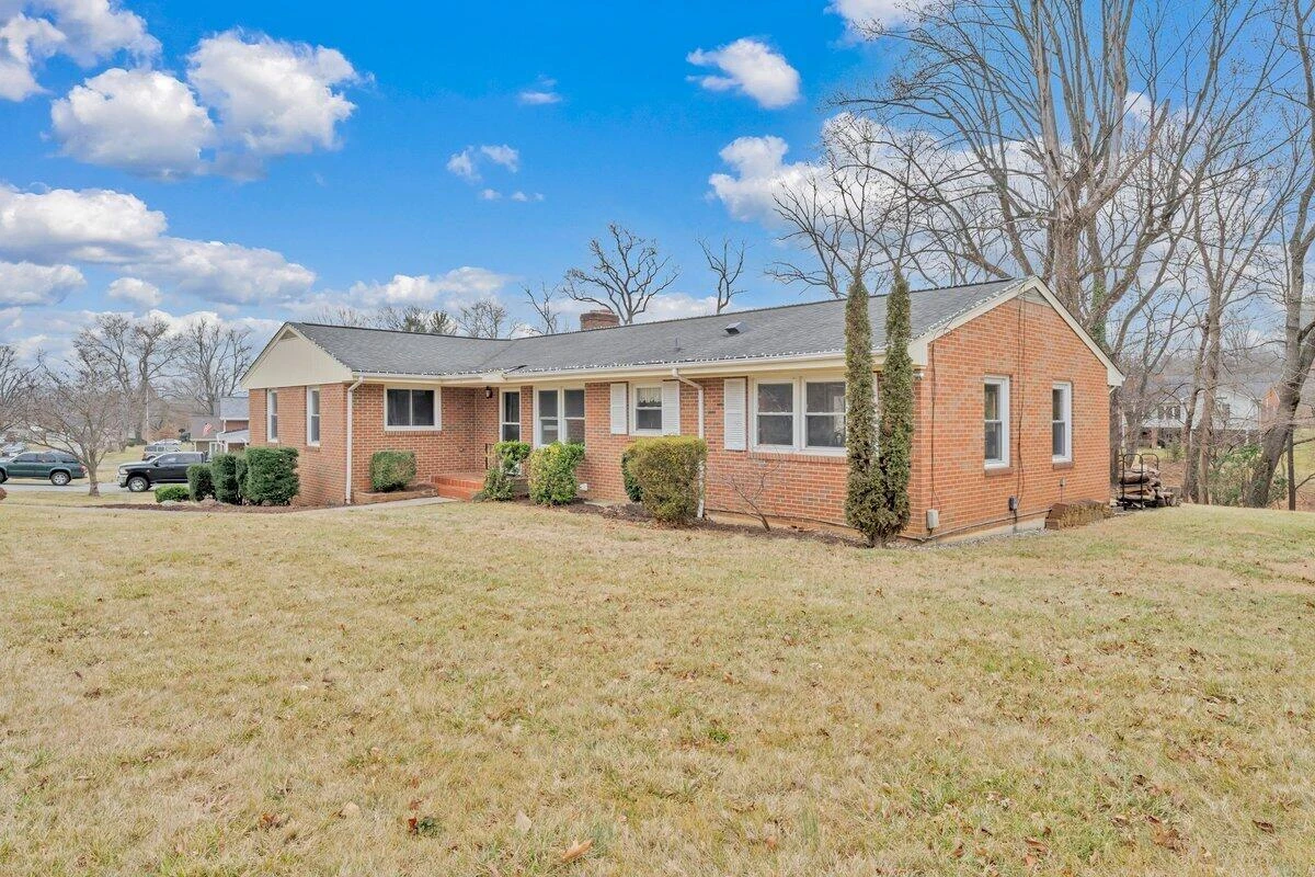 2147 Bridle LN - Photo 52