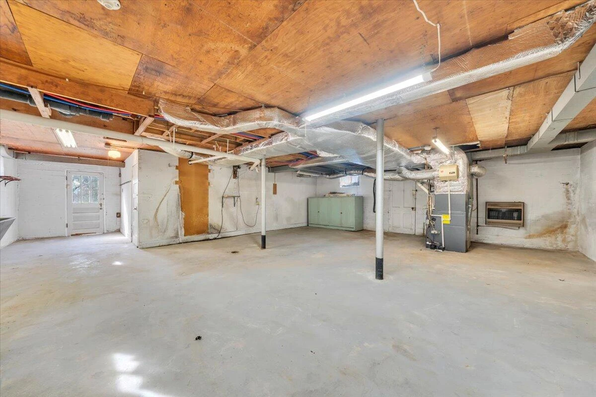 3452 Courtland RD NW - Photo 36