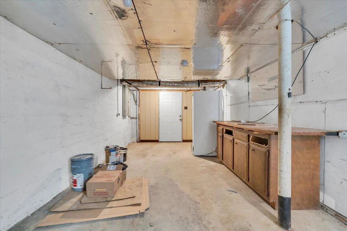 3452 Courtland RD NW - Photo 38