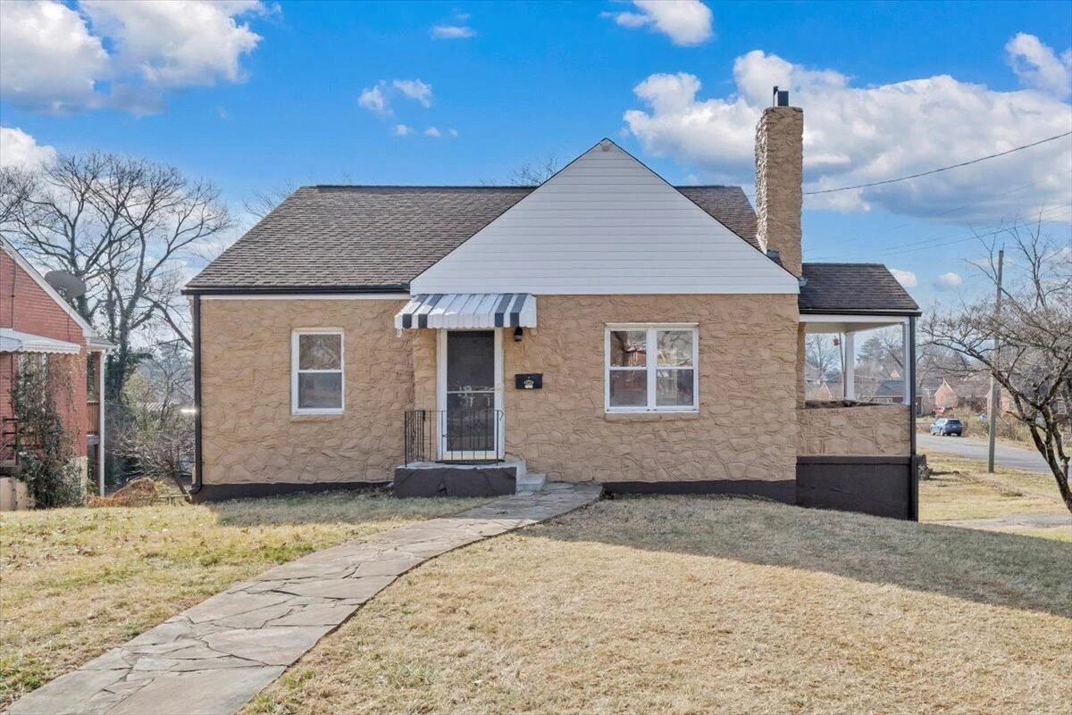 3452 Courtland RD NW - Photo 5