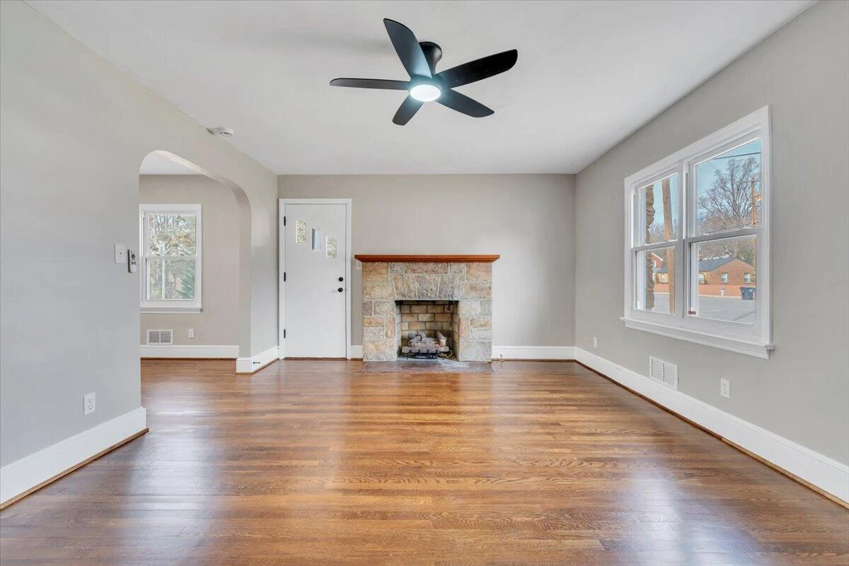 3452 Courtland RD NW - Photo 7