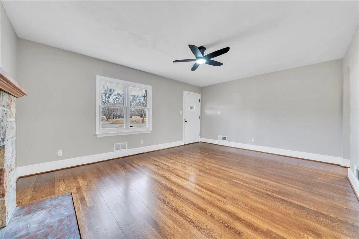 3452 Courtland RD NW - Photo 9