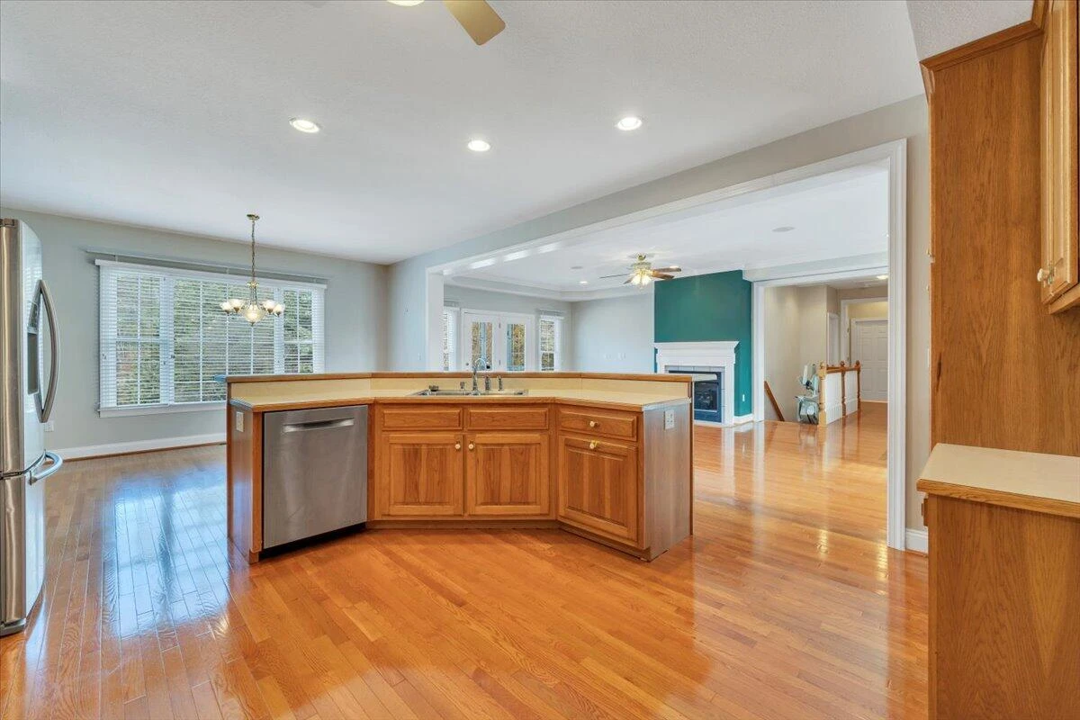 28 Queen Mothers CT - Photo 15