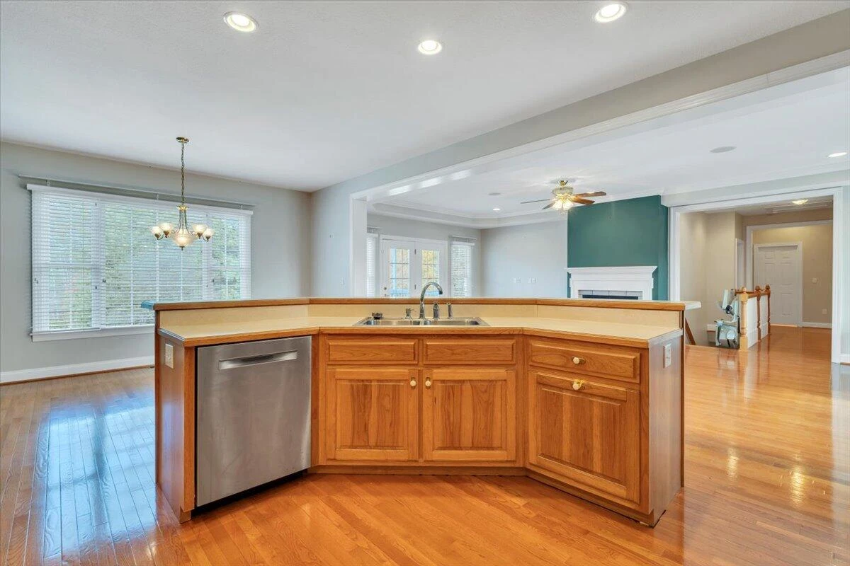 28 Queen Mothers CT - Photo 16
