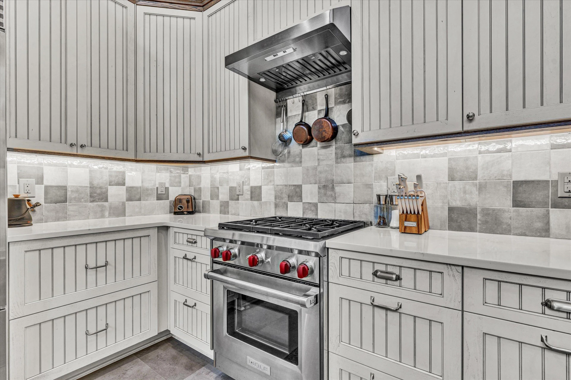 109 Campbell AVE SW - Photo 24