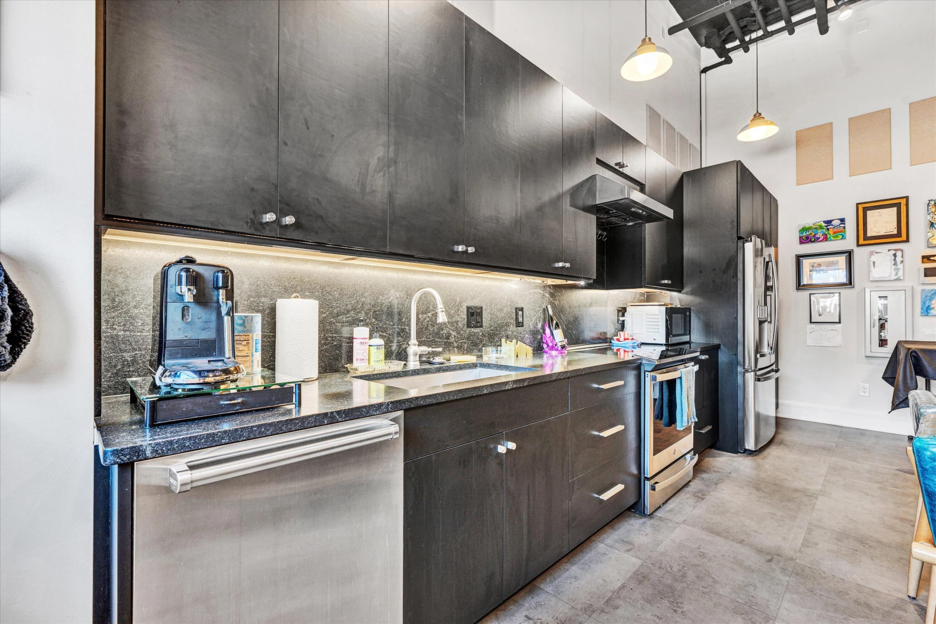 109 Campbell AVE SW - Photo 14