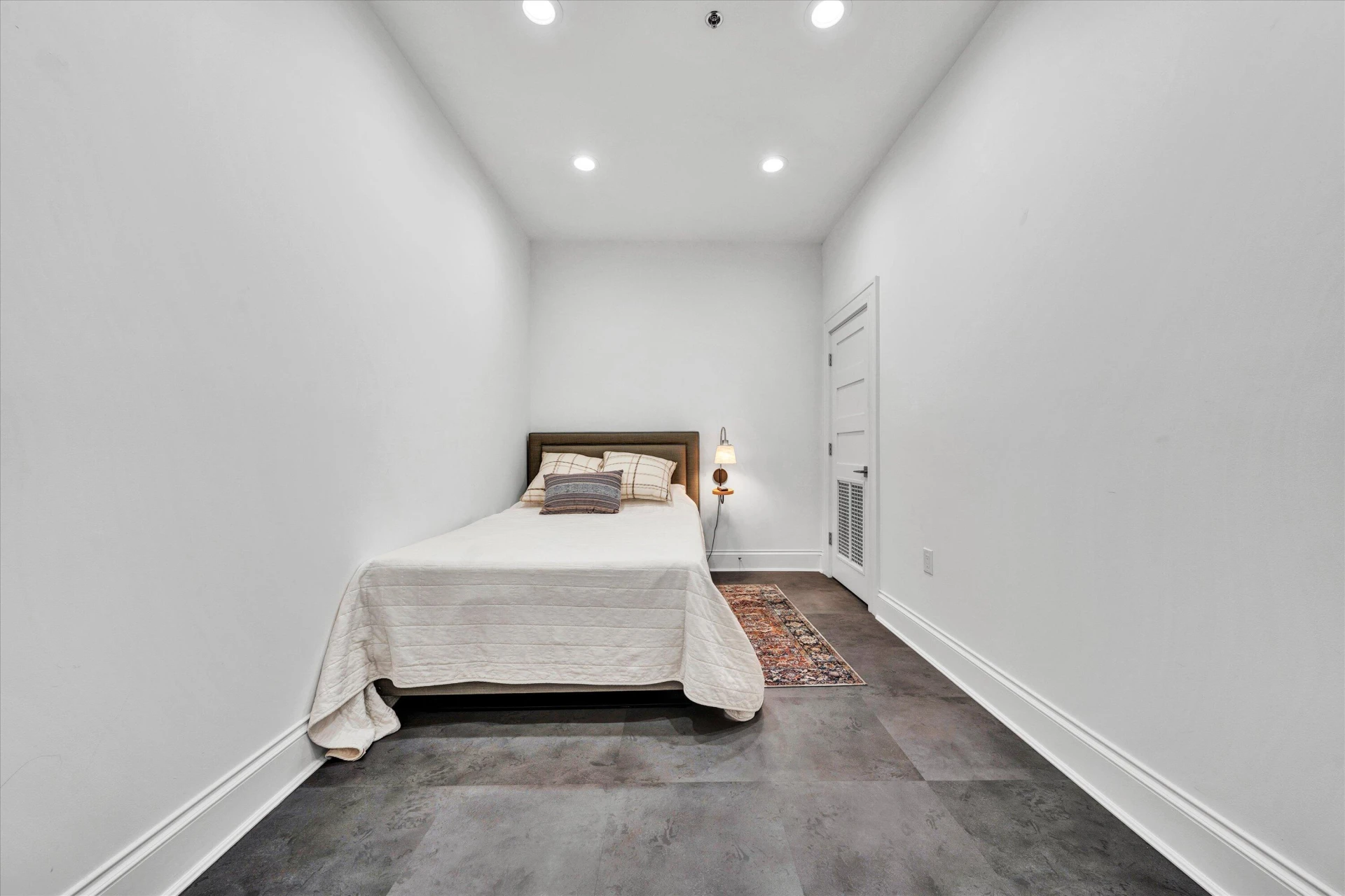 109 Campbell AVE SW - Photo 32