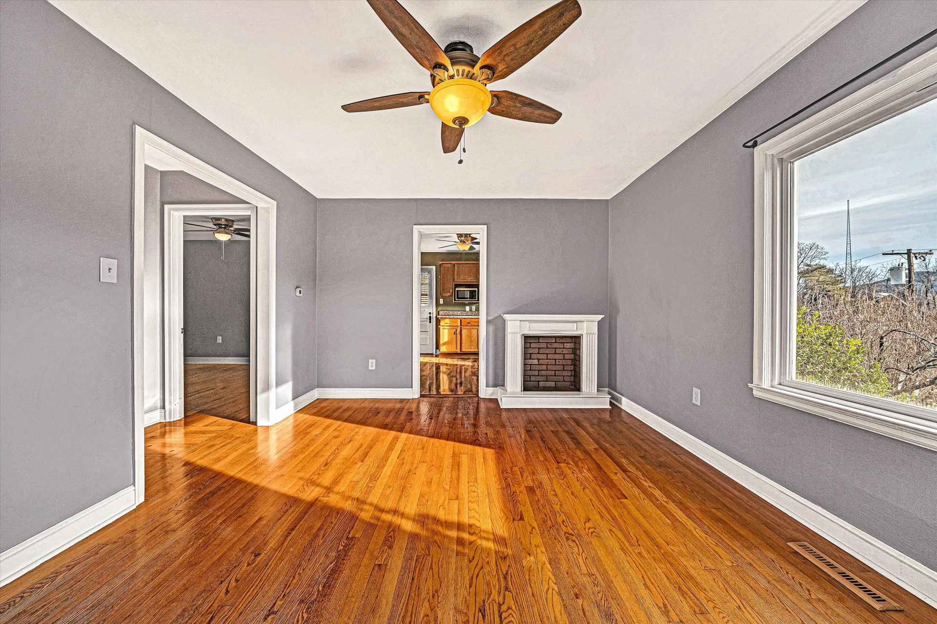 729 Windsor AVE SW - Photo 12