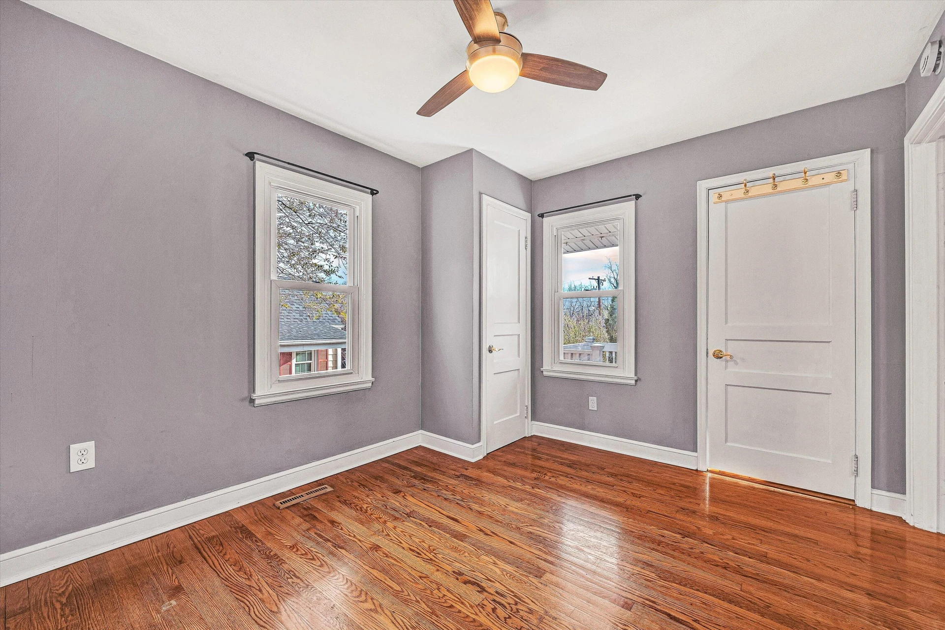 729 Windsor AVE SW - Photo 18